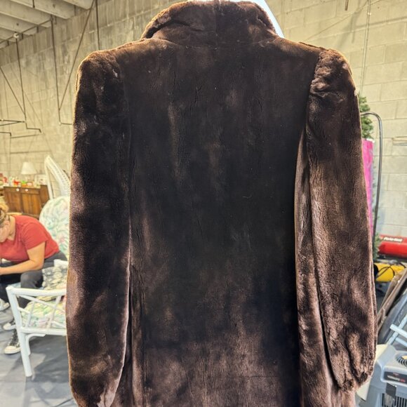 Vintage Stunning Authentic Fur Coat w/ Fur Hat - LUXURY!! - Picture 2 of 7